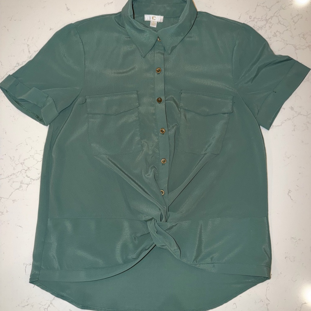 Women's Green  Button-Up Blouse